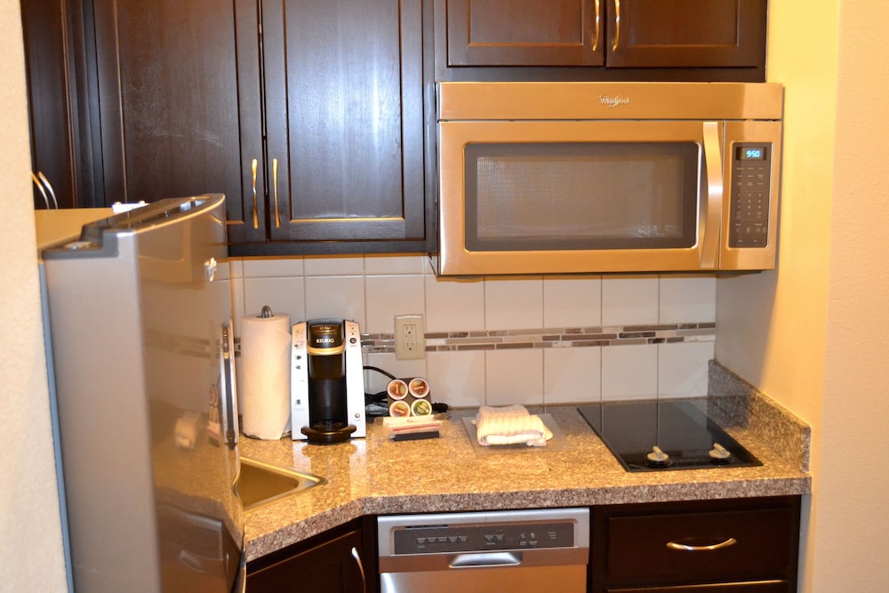 Landmark Suites 50/50