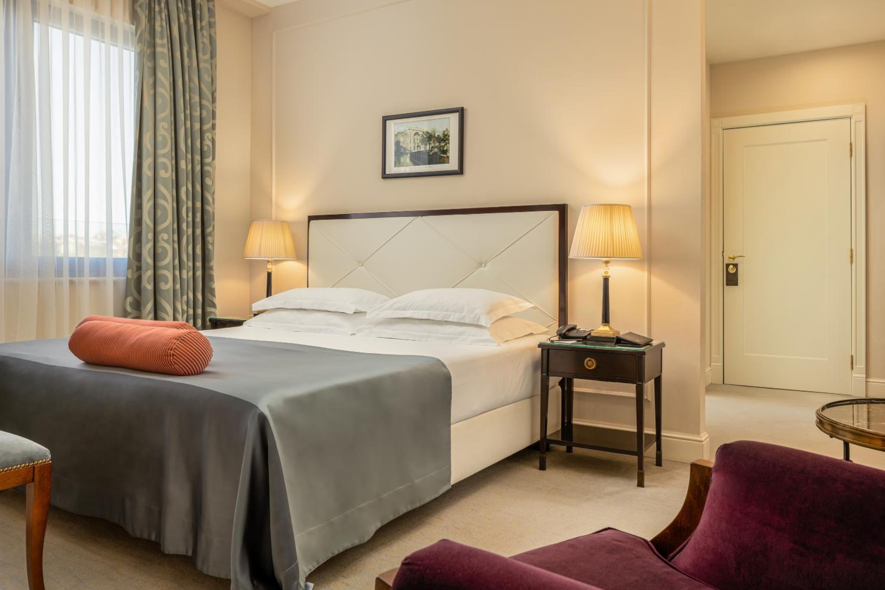Junior Suite, Queen Bed, Sea Side, Sofa
