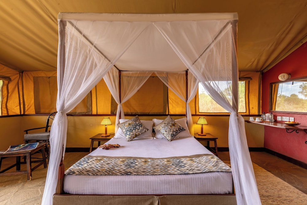 Sentrim Tsavo Lodge 15/42