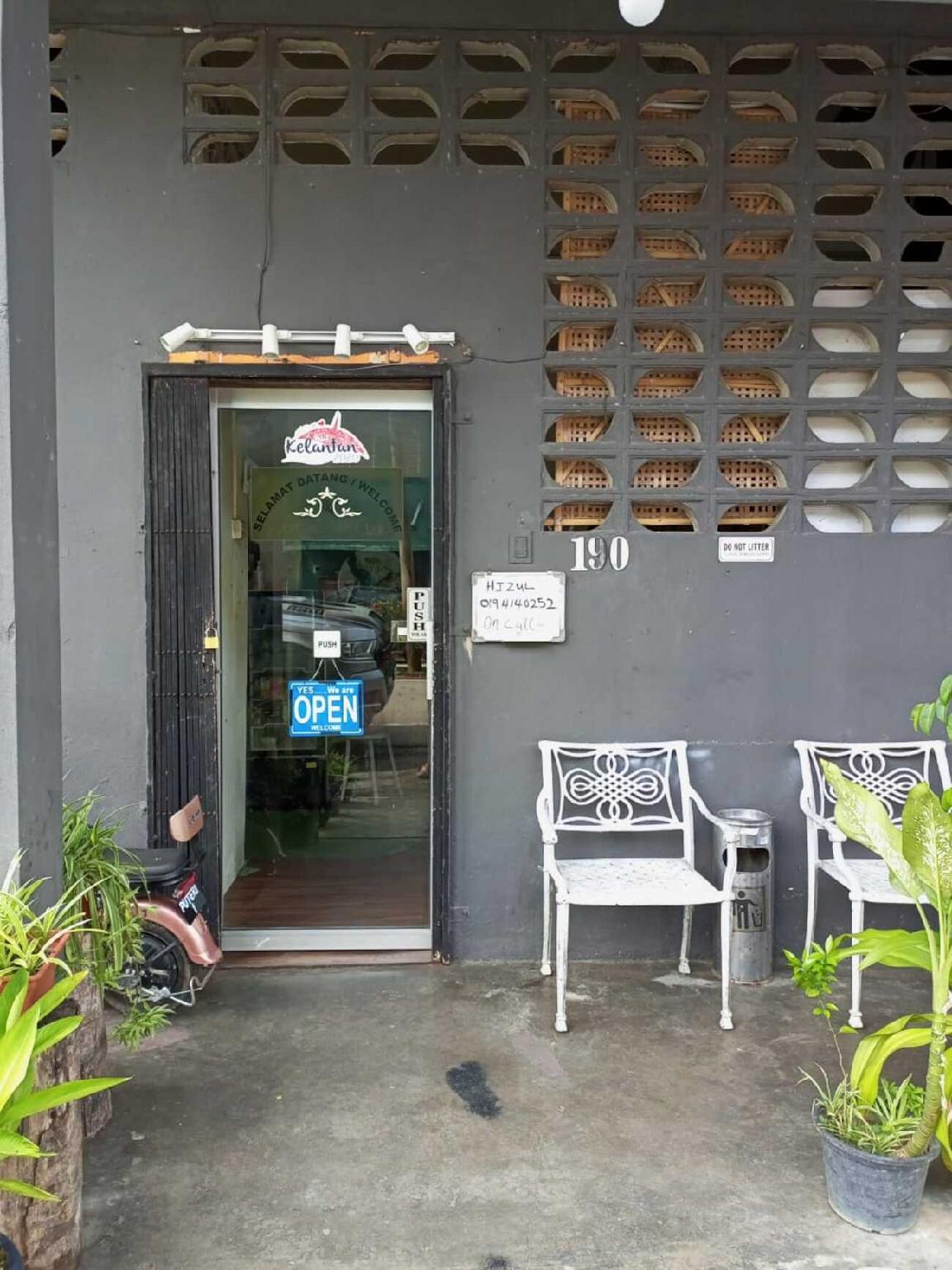 SPOT ON 89994 Rz Gold Hotel 6/38