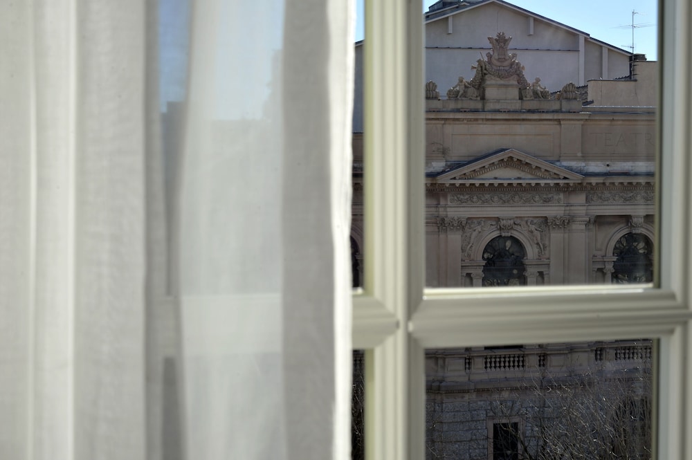 Bergamo Inn 43 20/31