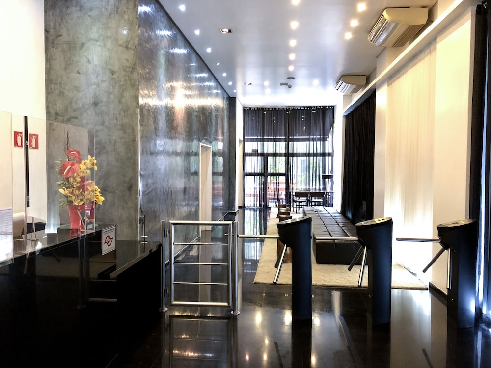 155 HOTEL 42/54