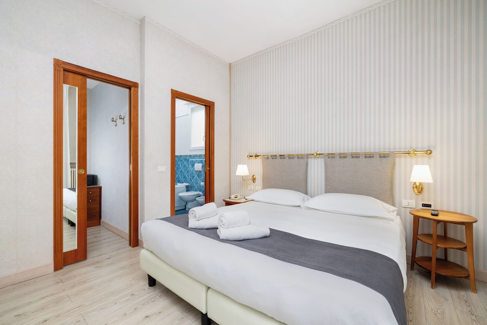 ROOM, SINGLE, DOUBLE BED