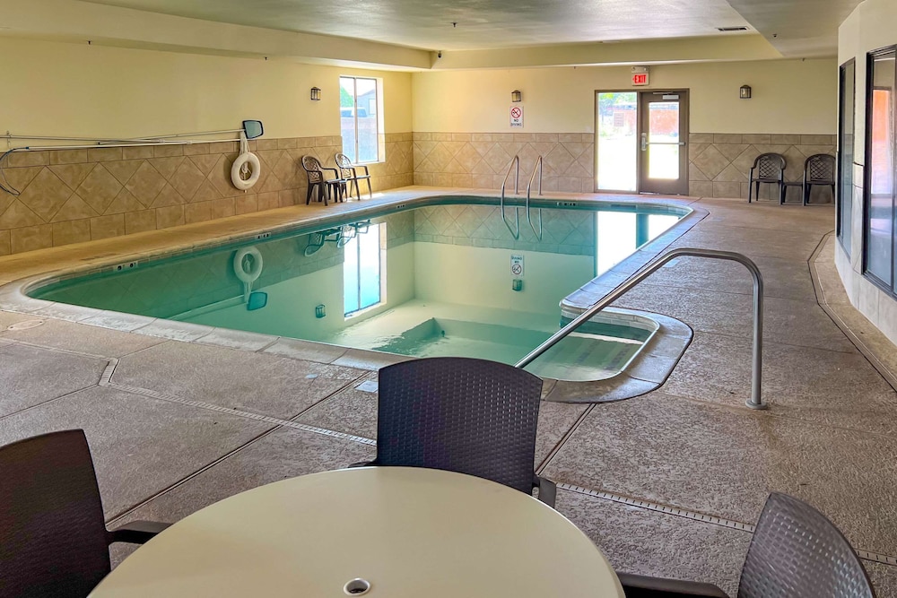 Comfort Inn And Suites Thatcher 8/79