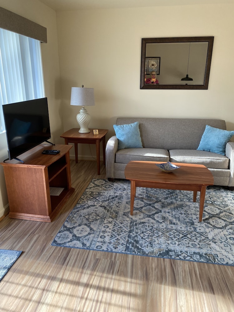 Affordable Corporate Suites - Roanoke 24/50