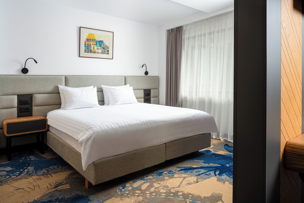 New Montana Hotel 18/50