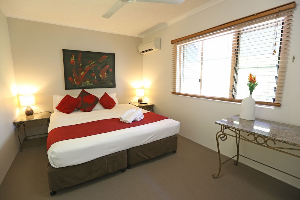 1 BEDROOM, GARDEN VIEW
