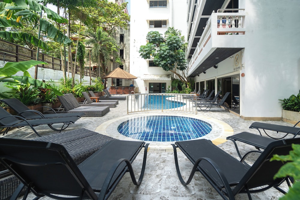 Patong Central Residence & Apartment 42/50