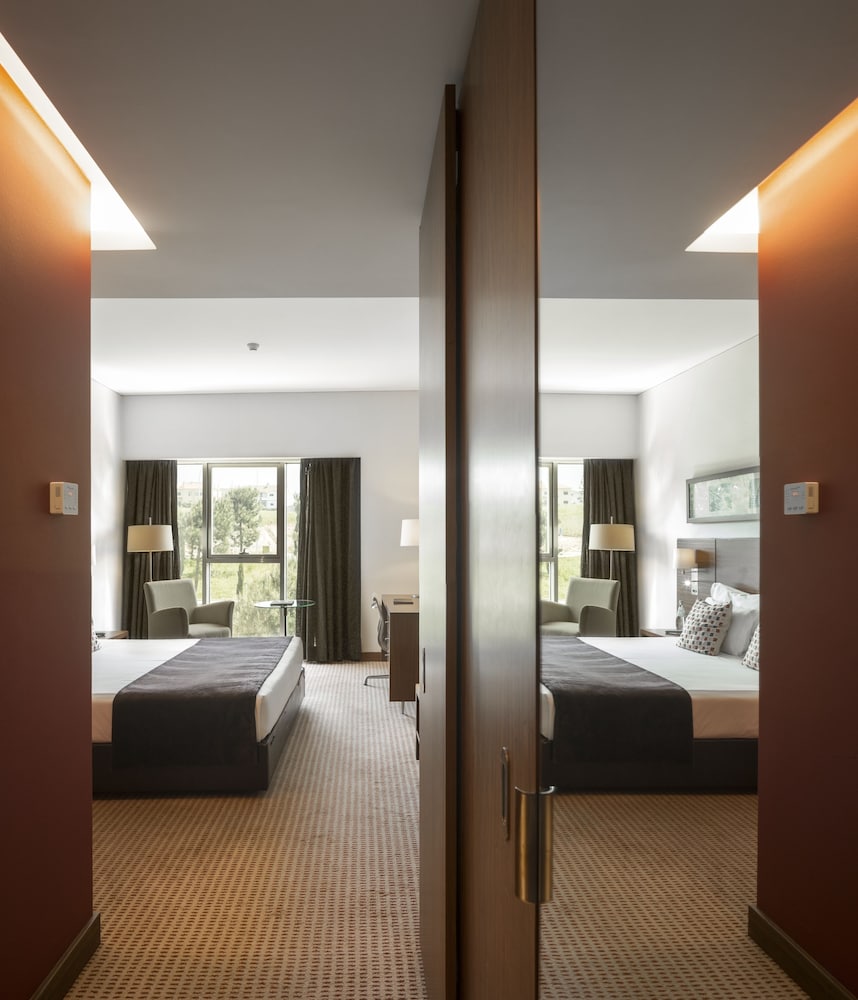 Lagoas Park Hotel 33/100