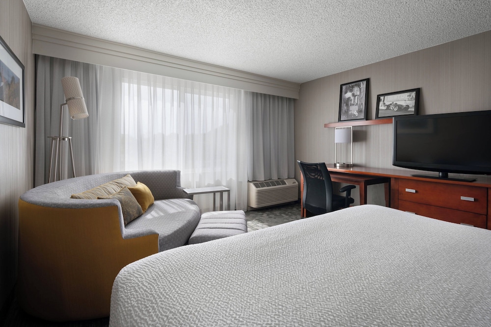 Room, King Bed, Sofa, Accessible