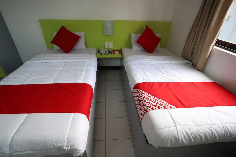OYO 210 Apple Tree Suites 15/37