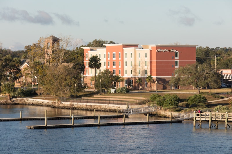 Hampton Inn Palatka 46/48