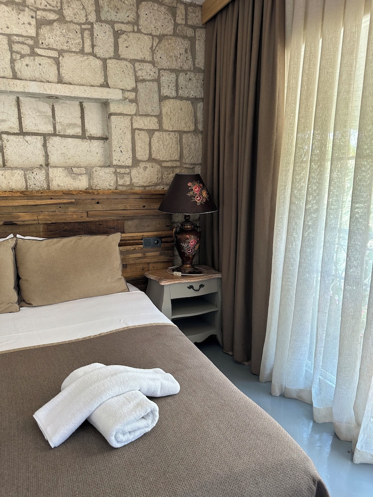 Argente Alacati Adults Only 12/31