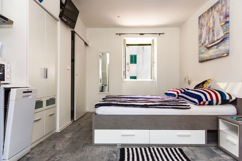 Luxury Villa Minerva Gardens 57/80