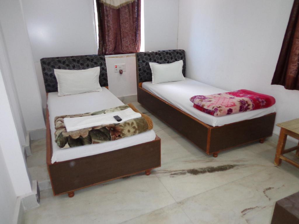 Jyoti Guest House 7/26