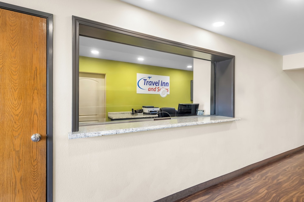 Travel Inn & Suites 7/50