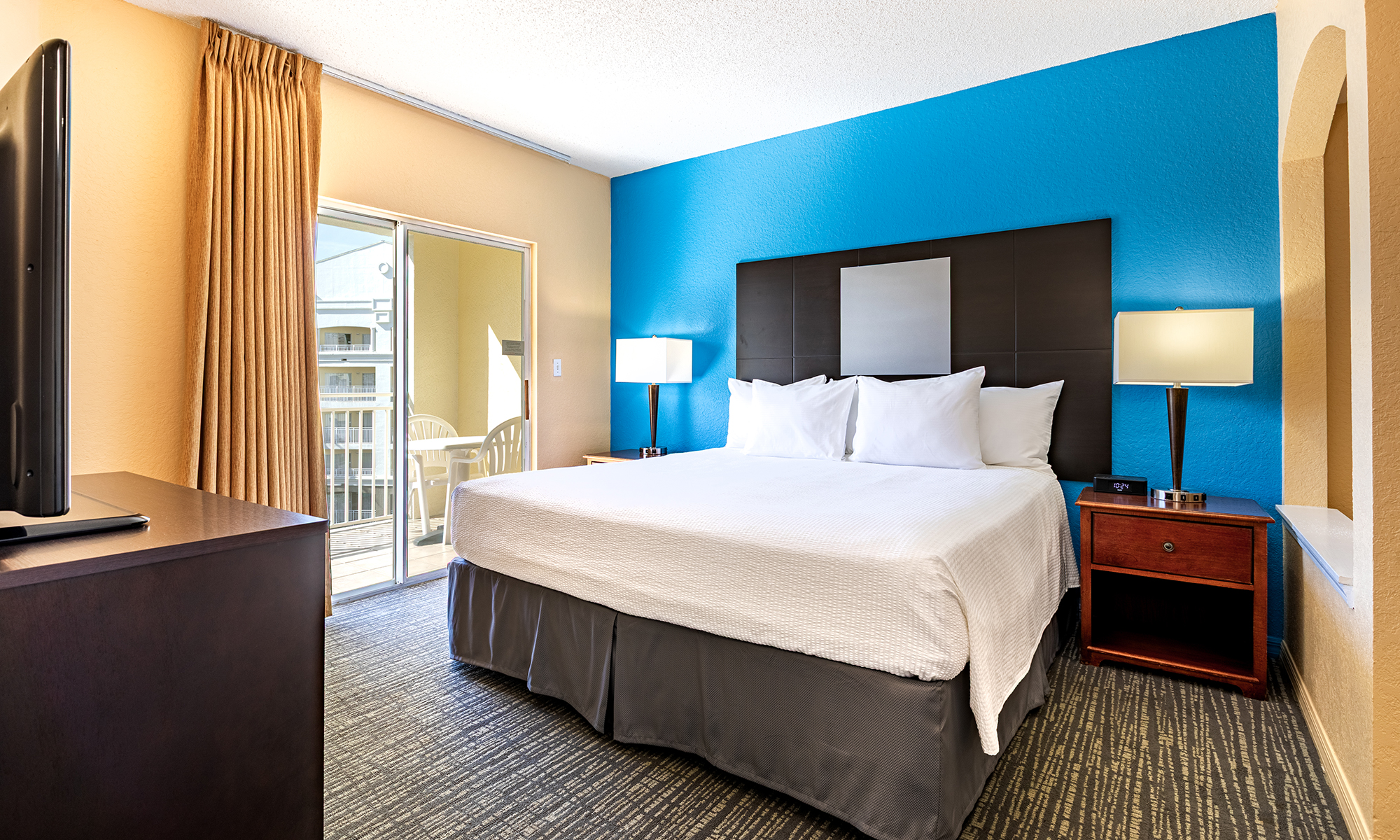 Deluxe, Suite, King Bed, Nature View, Kitchen