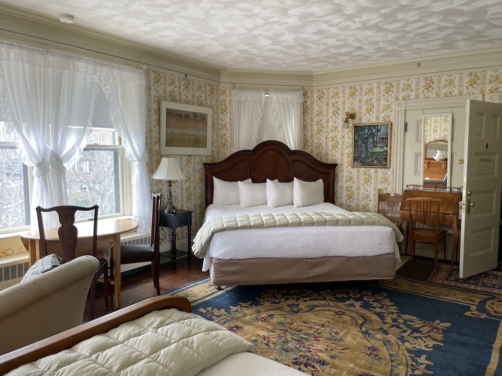Moseley Cottage Inn and Town Motel 9/50