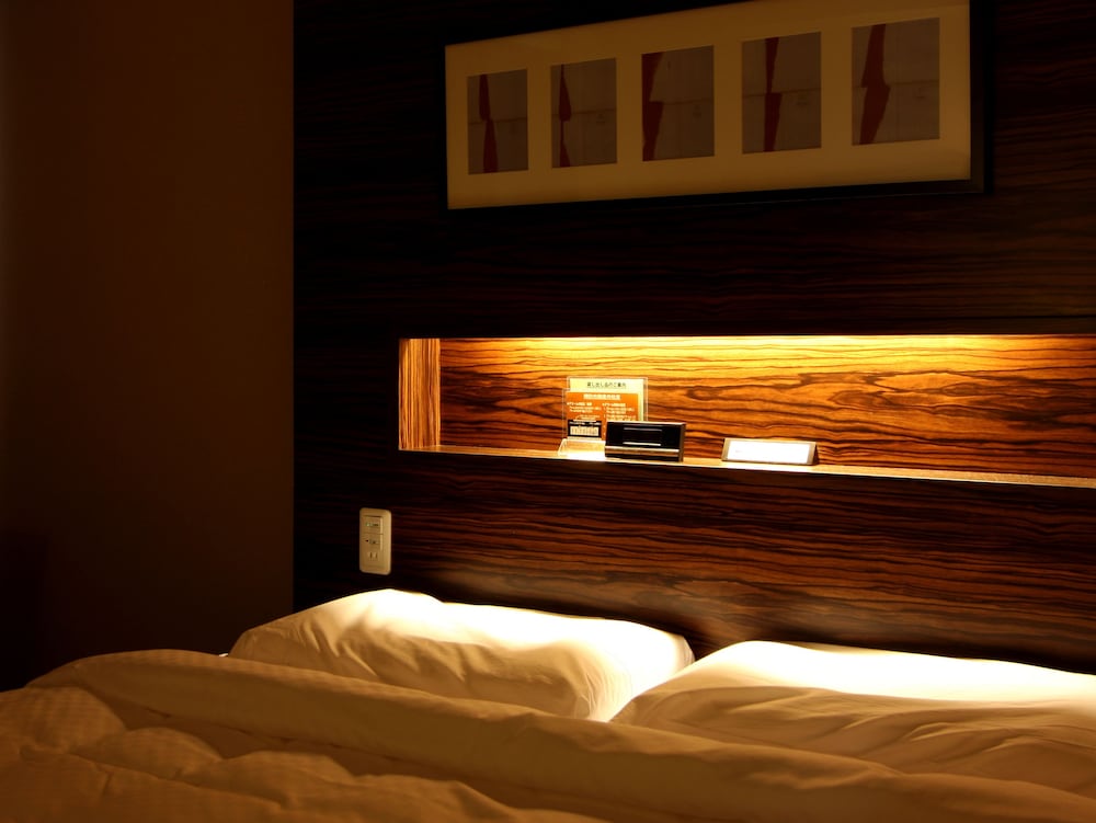 INTERNATIONAL HOTEL UBE 26/49