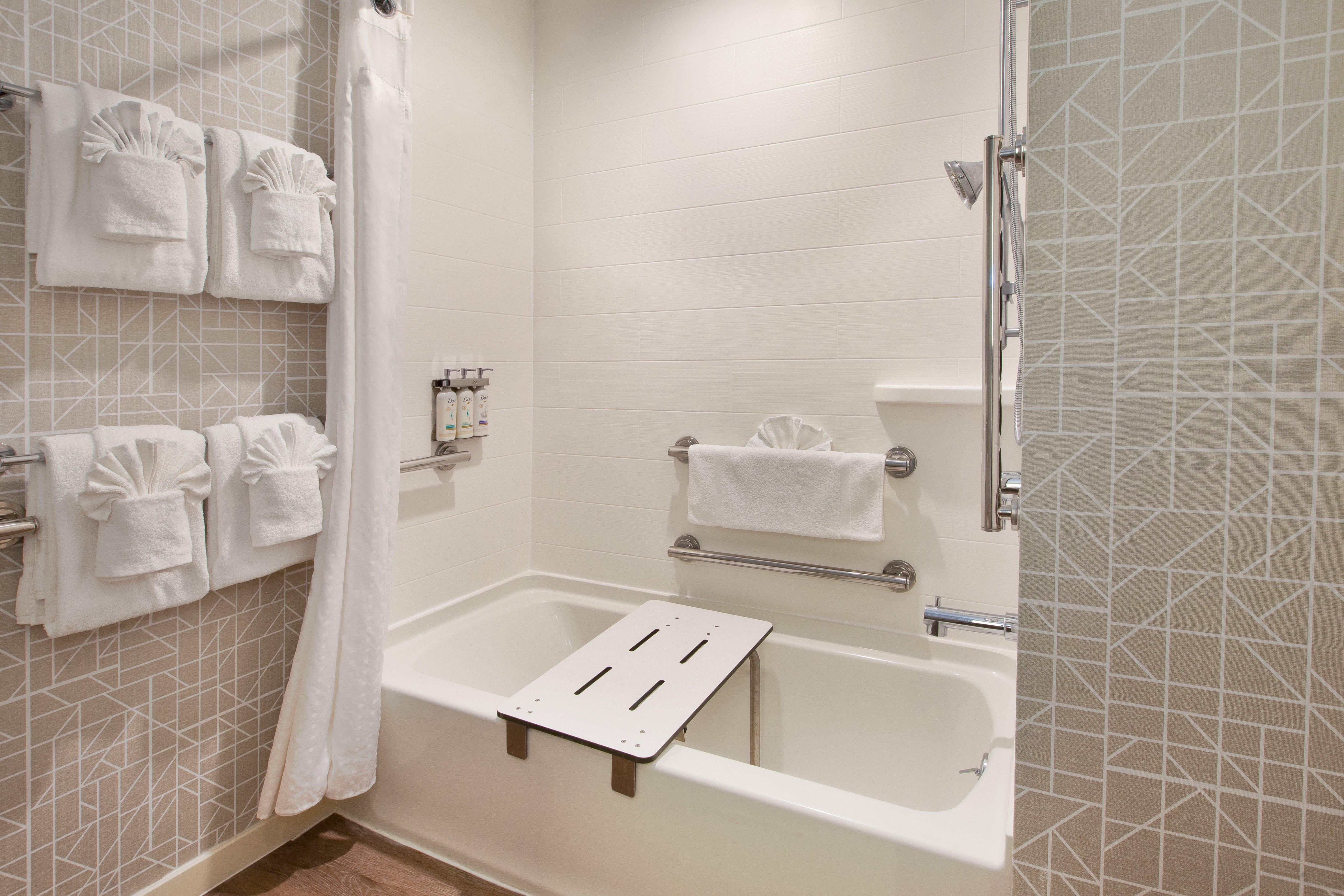 غرفة بسريرين كوين لذوي الإعاقة، Holiday Inn Express Hotel And Suites Absecon Atlantic City Area 5/5
