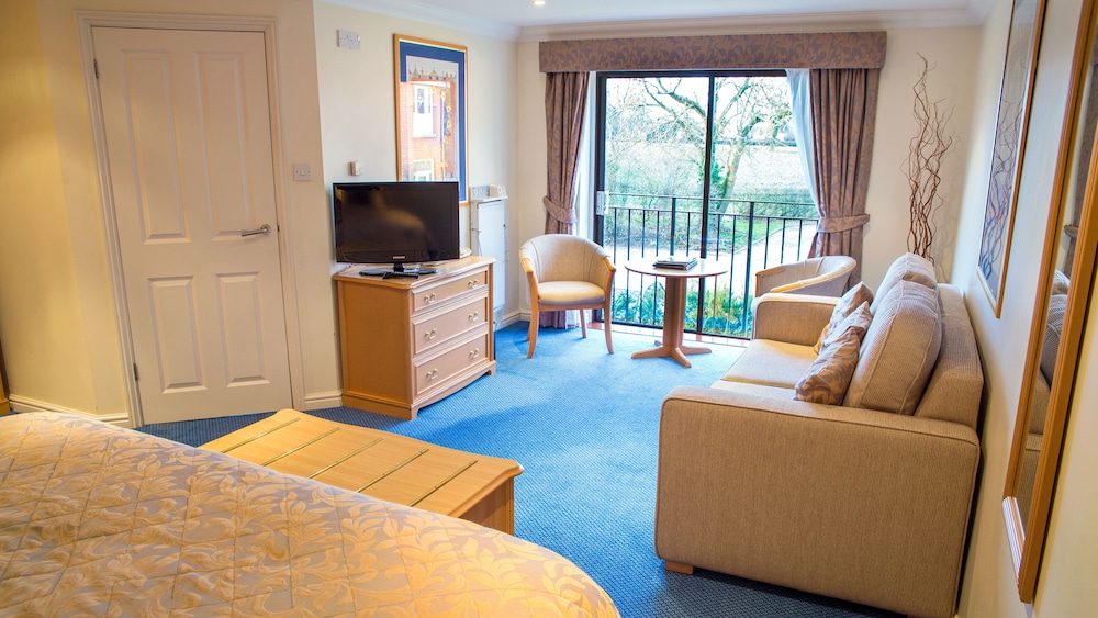 Park Farm Hotel Leisure 65/78