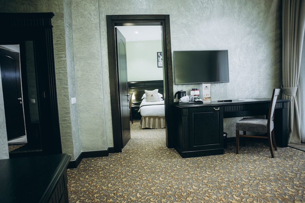 Colosseum Marina Hotel Batumi 62/72