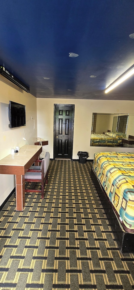 Royal Budget Inn 2/17