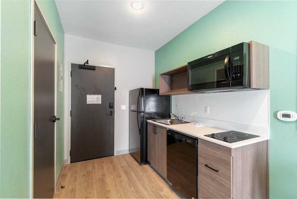 ECHO Suites Extended Stay by Wyndham Houston Katy West 30/31