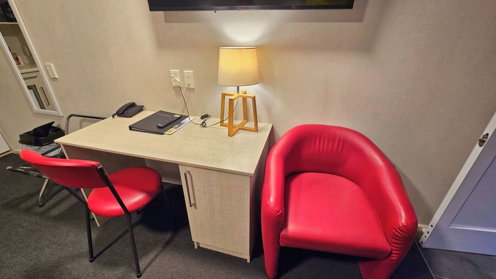Carramar Motor Inn 52/64
