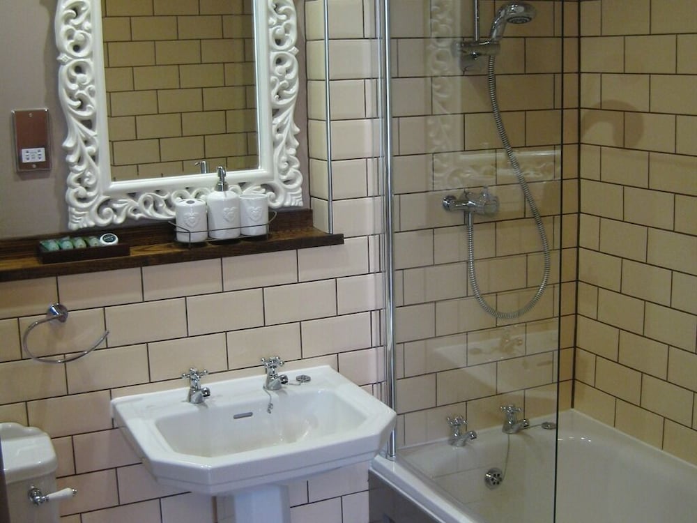 Pen Mill Hotel 46/50