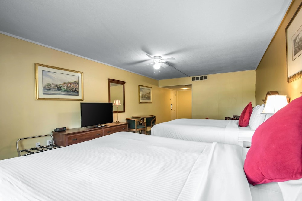 Econo Lodge Inn & Suites Tilton 9/38