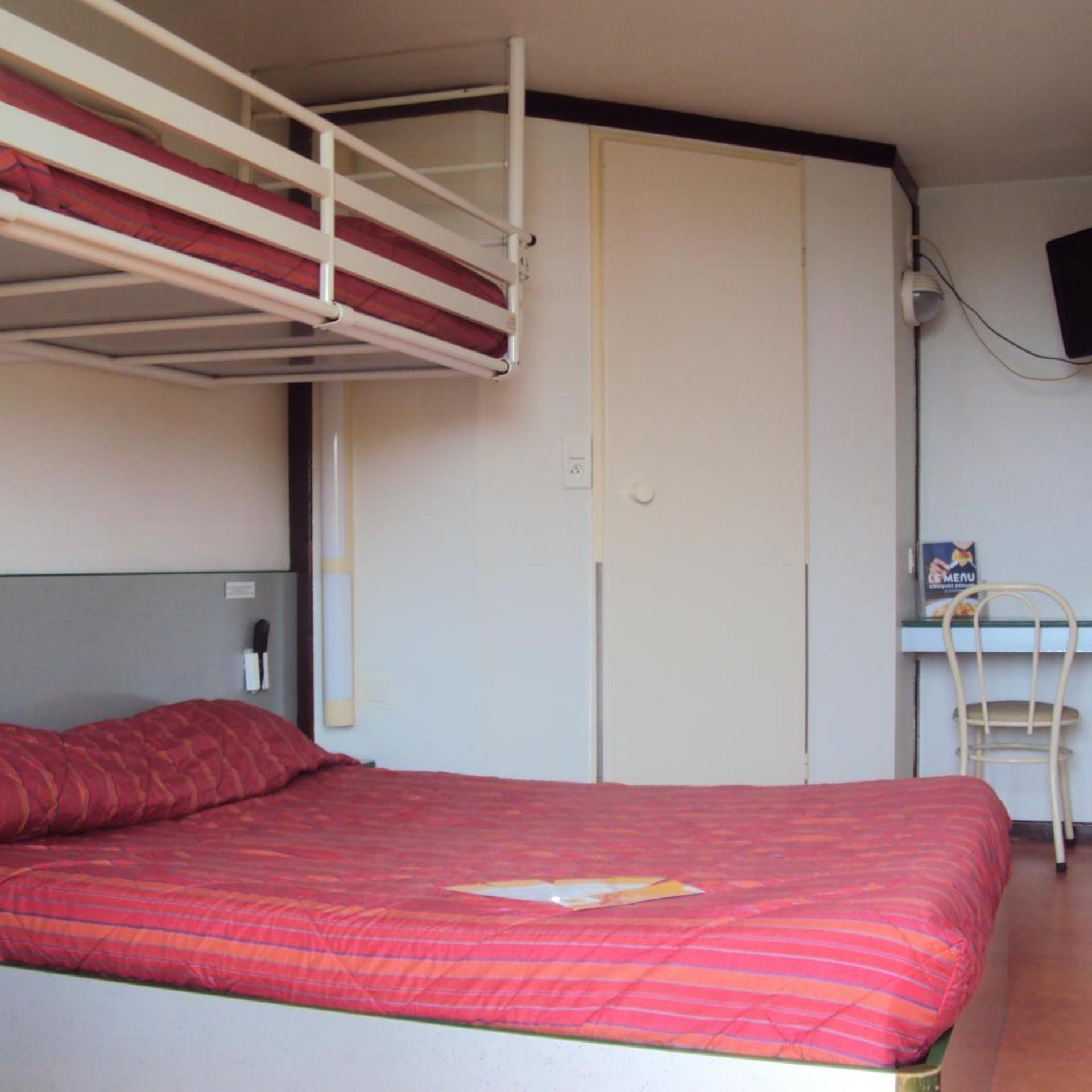 Room, Triple