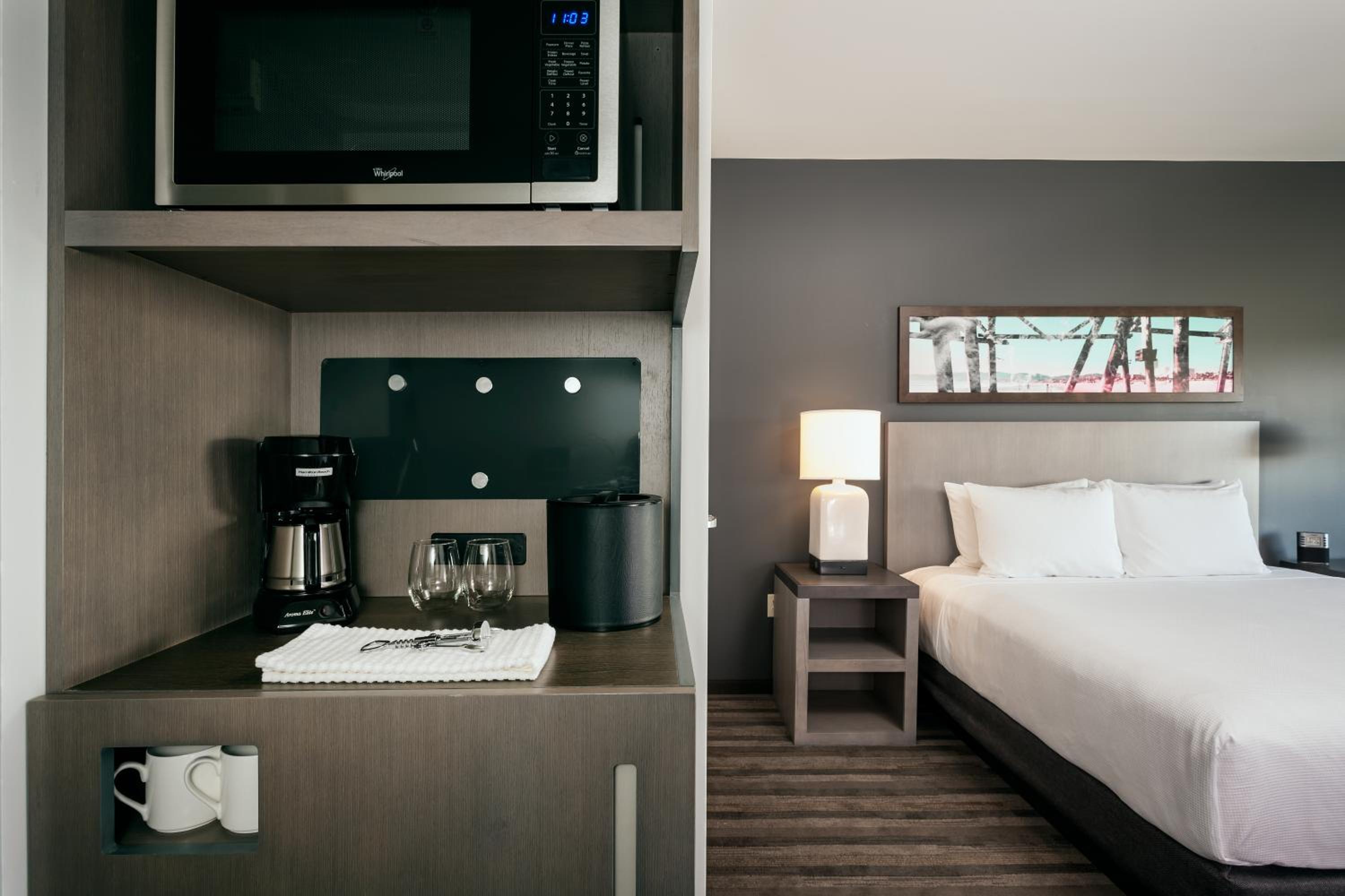 جناح استوديو بسرير كينج مع أريكة بمطبخ، Hyatt House Anchorage 4/7