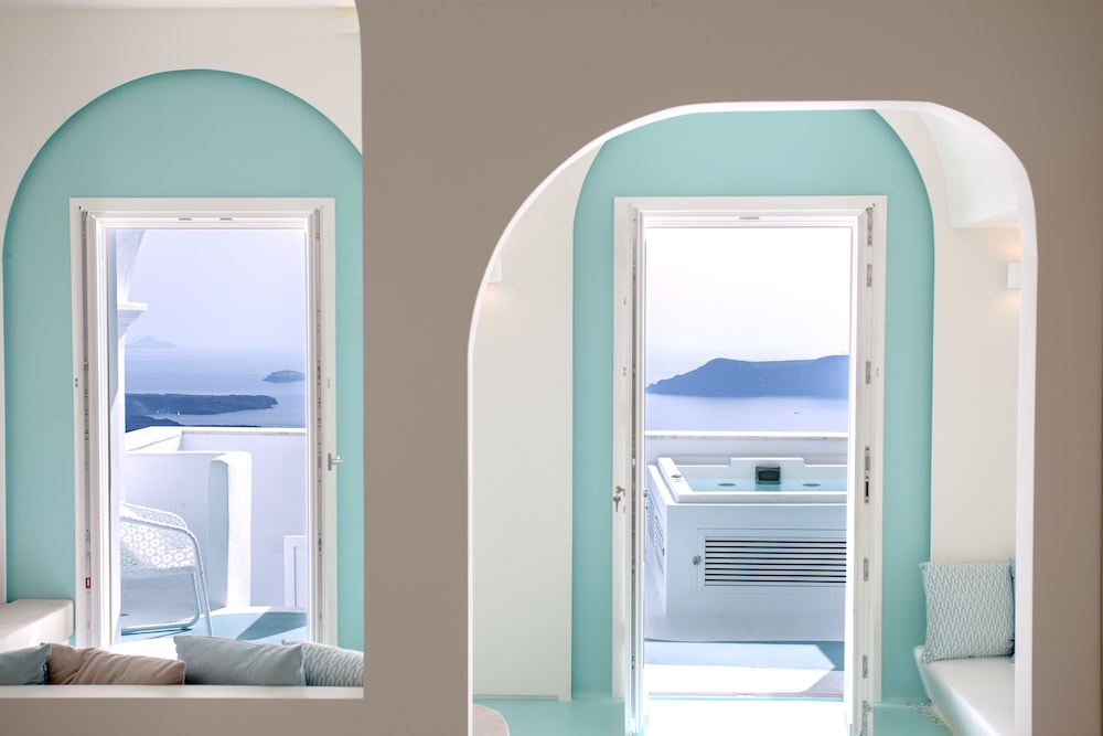 Andronikos Santorini 36/42