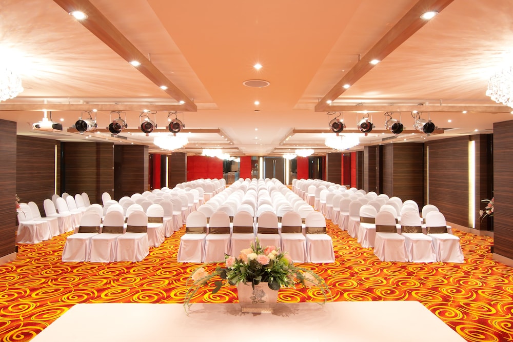 Grand Lord (Boutique) Hotel 55/59