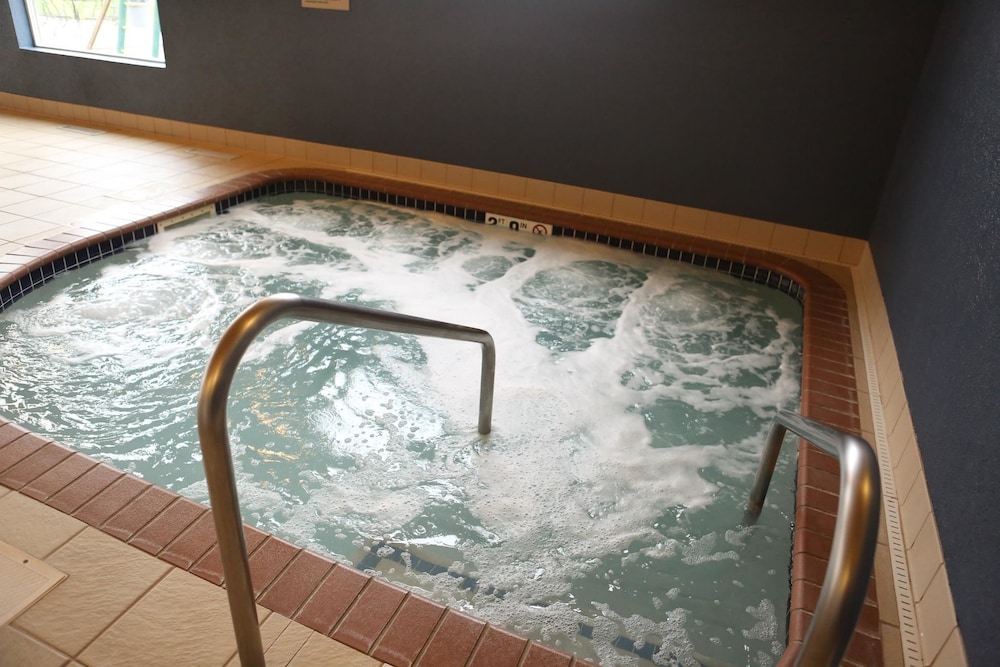 Grandstay Hotel And Suites Perham 26/54
