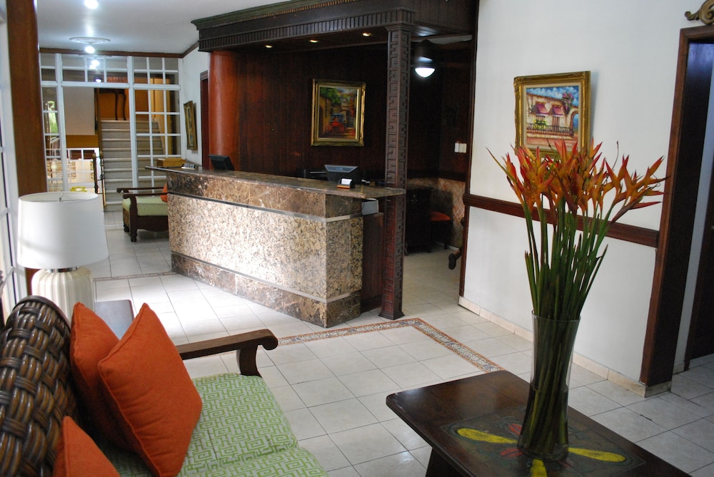 Hotel Platino 3/67
