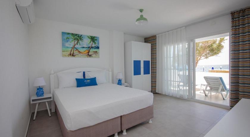 Mojo Otel Beach 5/25
