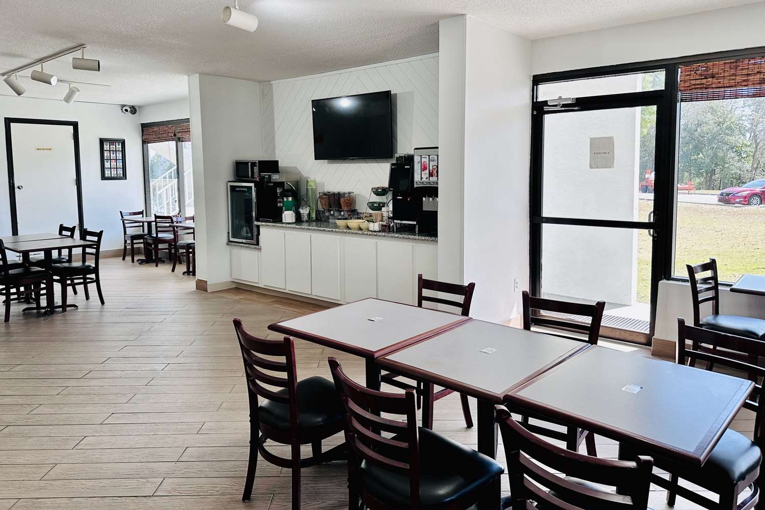 Days Inn by Wyndham Eglin AFB 15/20