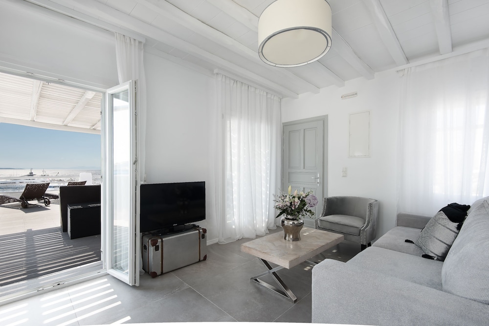 Riva Suites 33/50