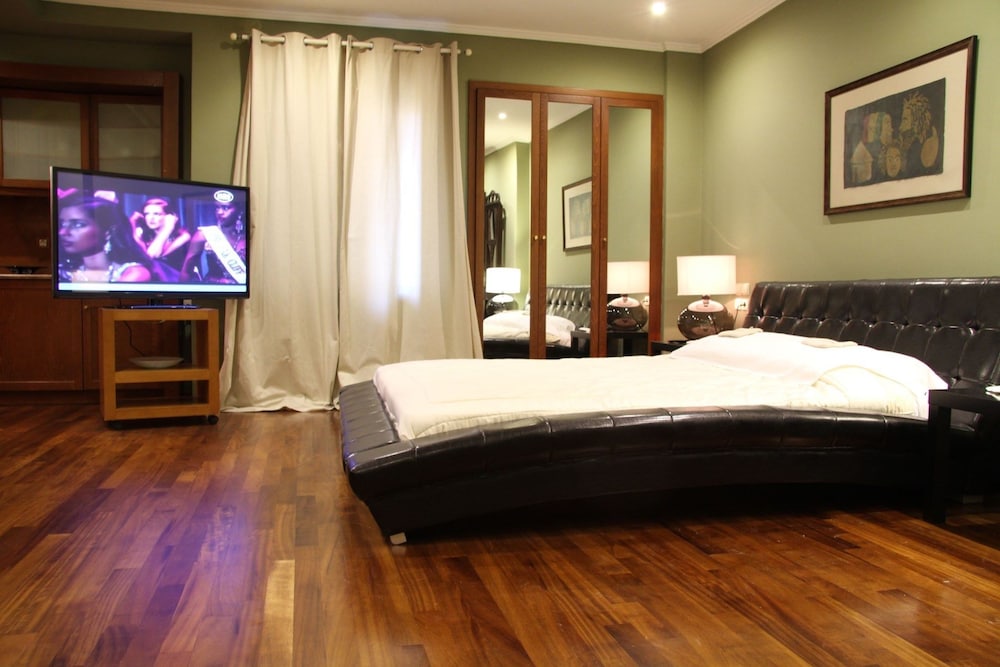 1 BEDROOM, APARTMENT