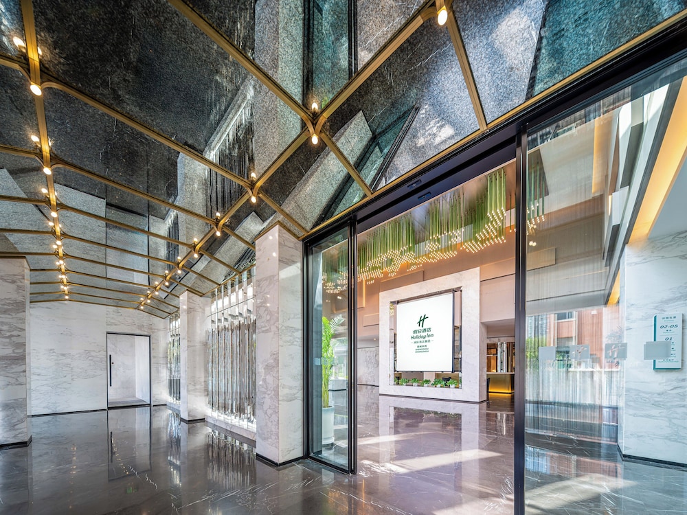 HOLIDAY INN ZHENGZHOU 34/69