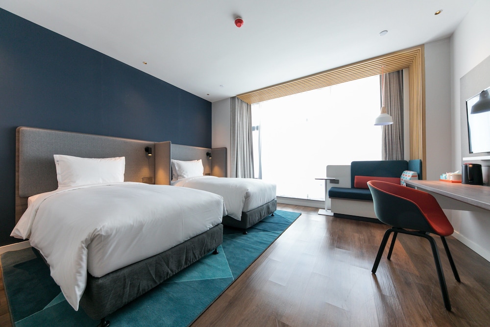 Holiday Inn Express Shanghai Tangzhen 20/63