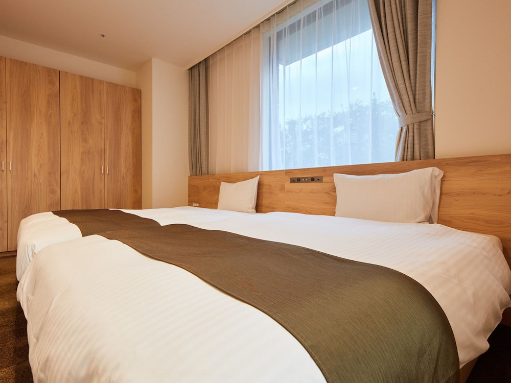 Rembrandt Hotel Atsugi 22/63