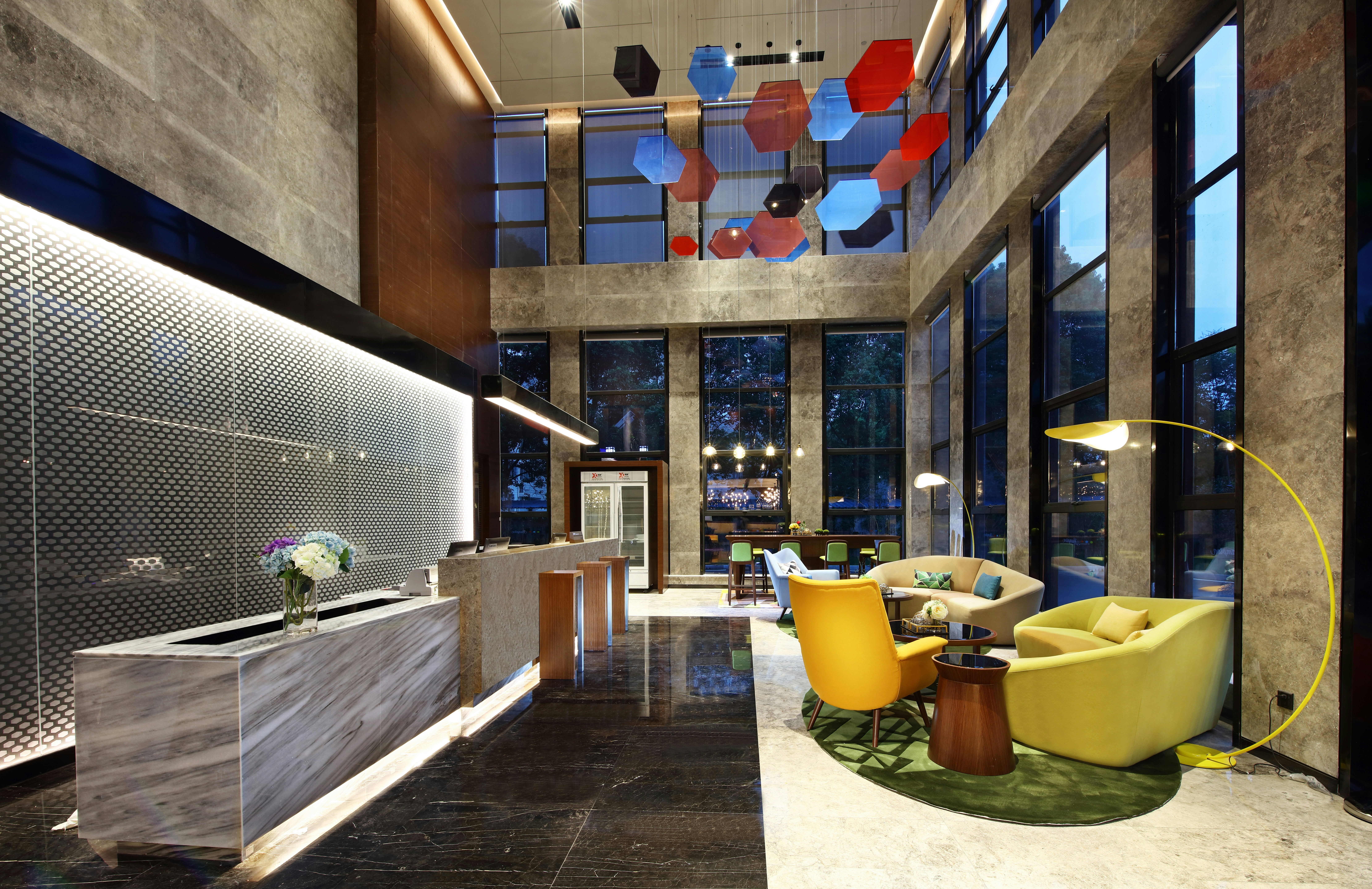 Hampton By Hilton 2/6