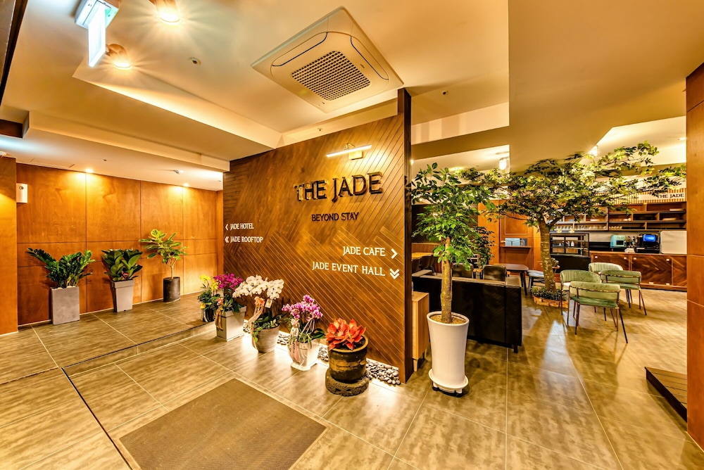 The Jade hotel 5/33