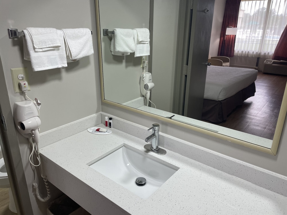 Days Inn by Wyndham Valdosta/Near Valdosta Mall 27/41