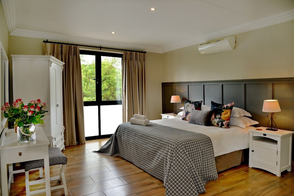 River Place Lodge 5/50
