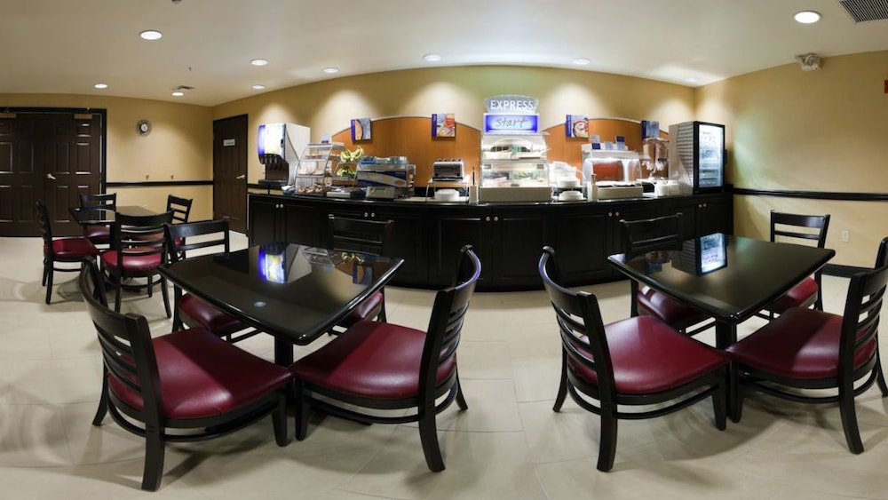 Holiday Inn Express Suites Columbus East Reynoldsburg 33/41