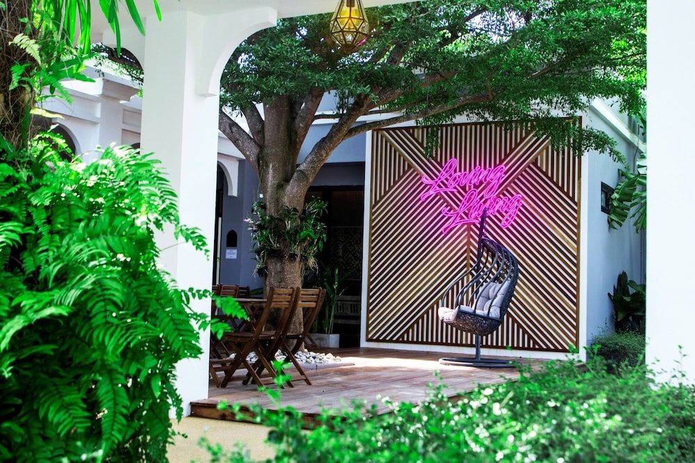 Absolute Sanctuary Hotel 41/47